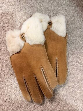 UGG Chestnut Suede Shearling-Trim Gloves - Chestnut & Cream